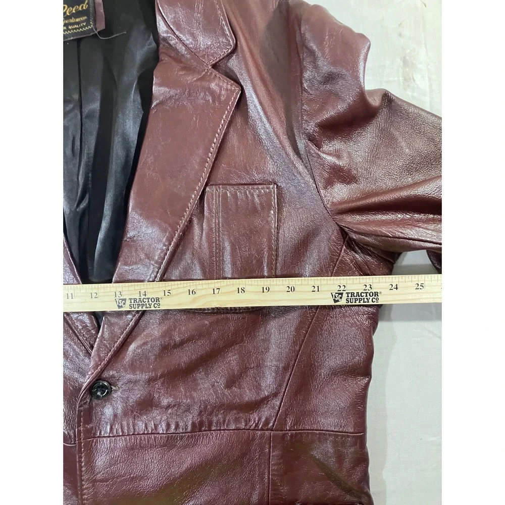 Reed Sportswear satin blazer closure